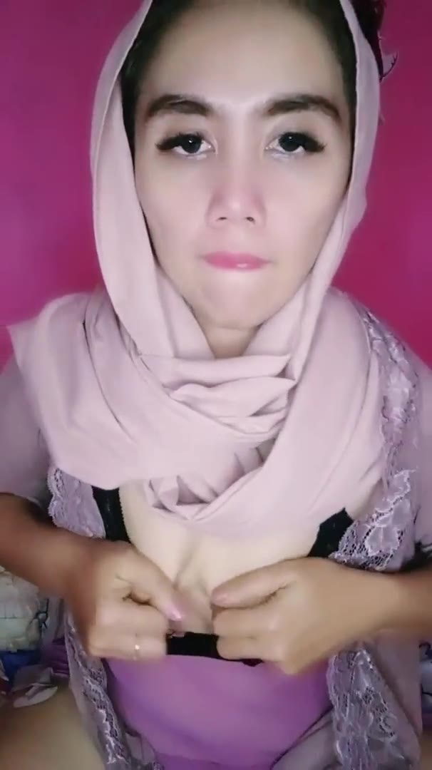 Bokep Tante RGM Dona Spill Uting Toket Mungilnya ID 91933642 Mango